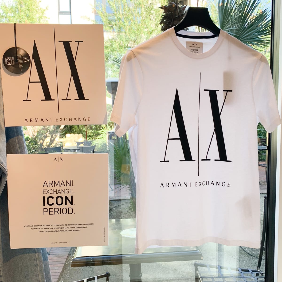 「A|X アルマーニ エクスチェンジ」90年代に人気集めたロゴTシャツ 