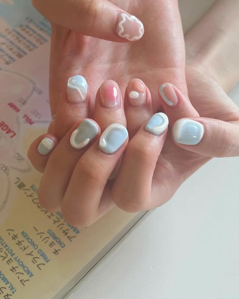インスタで話題 夏の くねくねネイル に注目 インスタで話題 夏の くねくねネイル に注目
