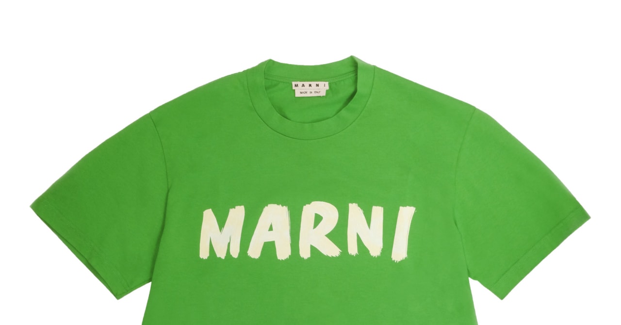 マルニが日本限定アイテム発売、ハンドペイントの「MARNI」ロゴをプリント
