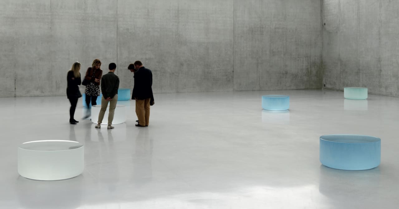 「孤独」がテーマのアーティスト、ロニ・ホーンの国内初個展がポーラ美術館で開催