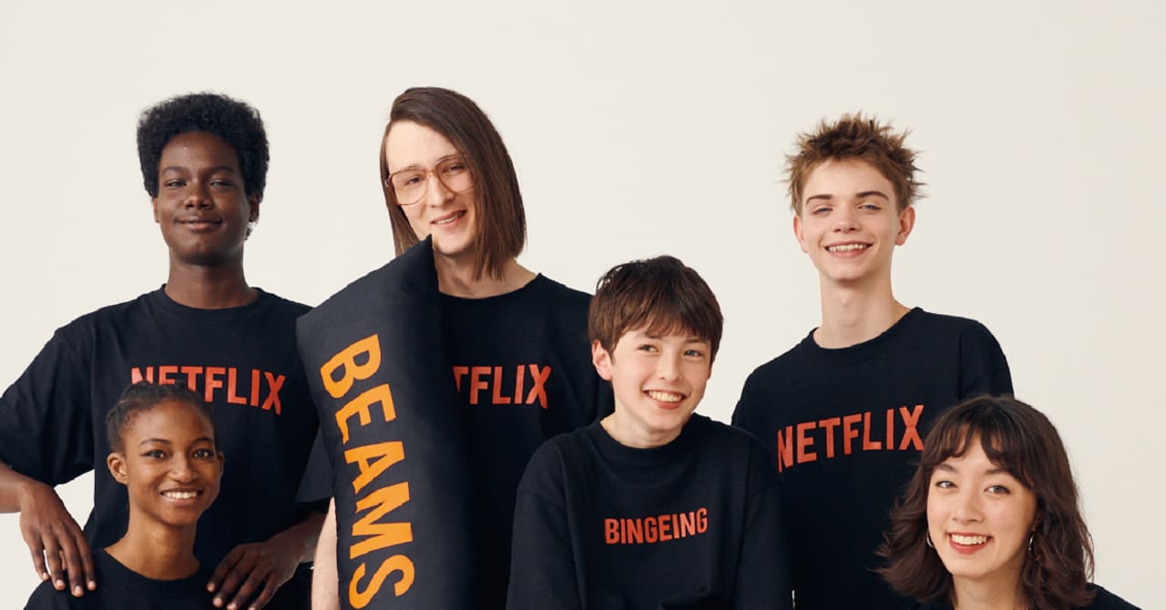 Netflix初の公式アイテム、ビームスとのコラボでTシャツやクッション発売