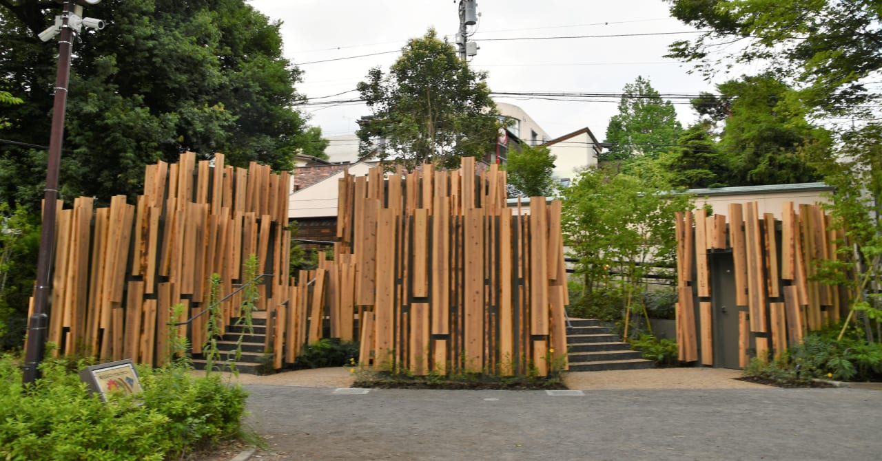 隈研吾による公共トイレが渋谷の公園に登場、さがみはら津久井産材の魅力を発信