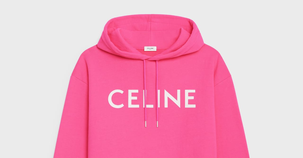 セリーヌのカプセルコレクション「モノクローム」新色のピンクやカモフラージュ柄Tシャツなど発売