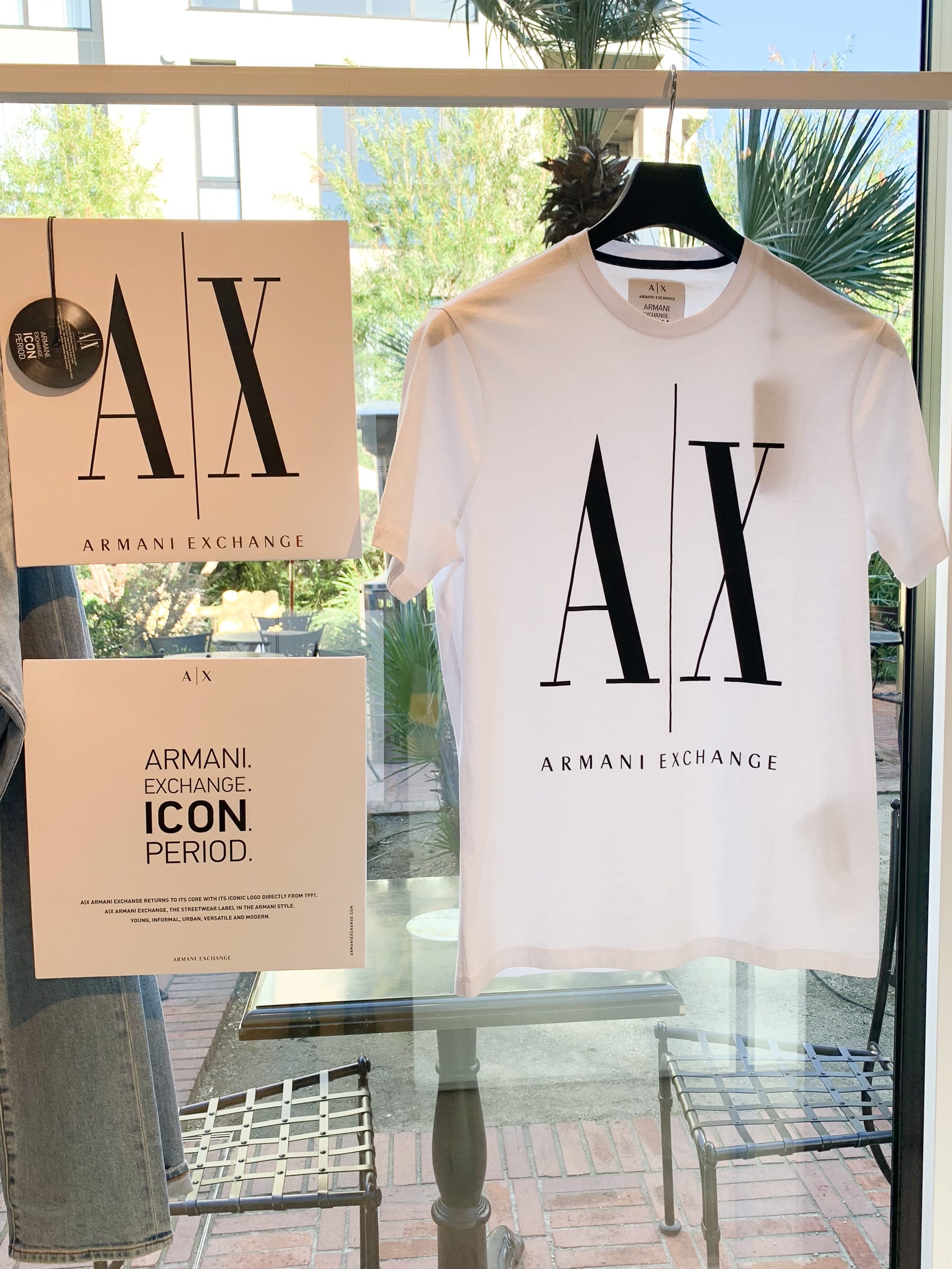 A|X アルマーニ エクスチェンジ」90年代に人気集めたロゴTシャツを復刻