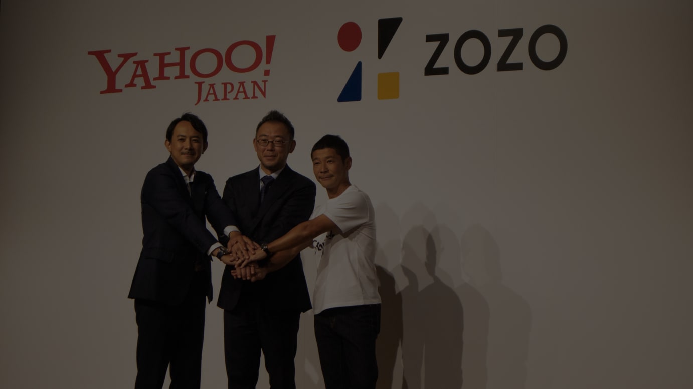 （左から）ヤフー代表取締役社長CEO 川邊健太郎、ZOZO代表取締役社長兼CEO 澤田宏太郎、ZOZOファウンダー 前澤友作
