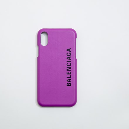 「バレンシアガ」からiPhoneケースが初登場、ブランドロゴを 