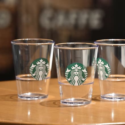 店内用の樹脂製グラス Image by スターバックス コーヒー ジャパン