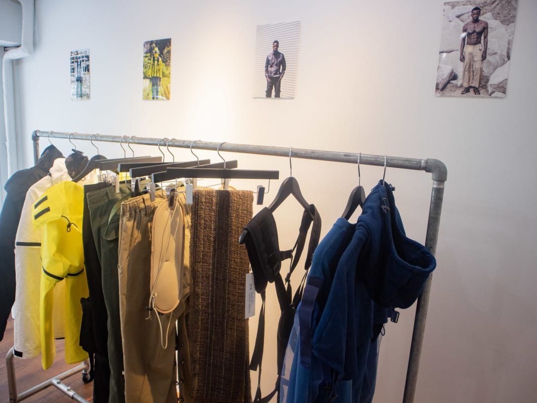 「ソウビ バイ タカシテシマ」2019-20年秋冬コレクション展示会の様子 Image by FASHIONSNAP
