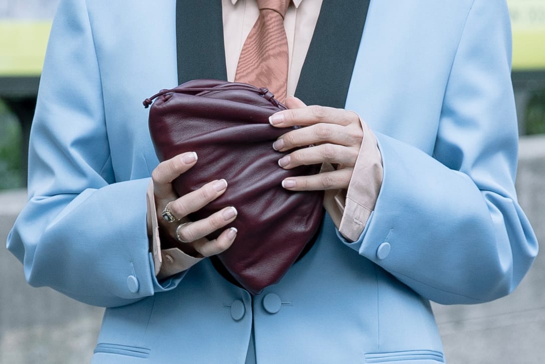 ボッテガ・ヴェネタの人気商品「ザ・ポーチ」 Image by FASHIONSNAP