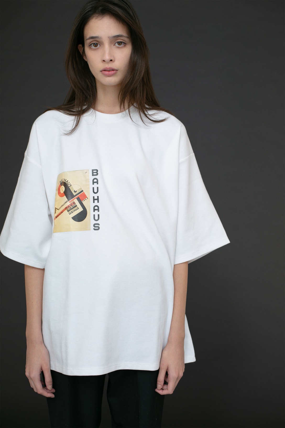 モンキータイム バウハウス別注Tシャツ(税別7,800円) Image by ユナイテッドアローズ