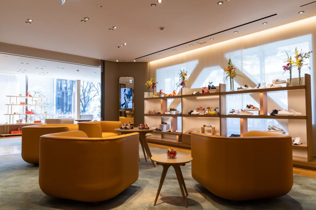 「エルメス表参道店」内観の様子 Image by FASHIONSNAP.COM