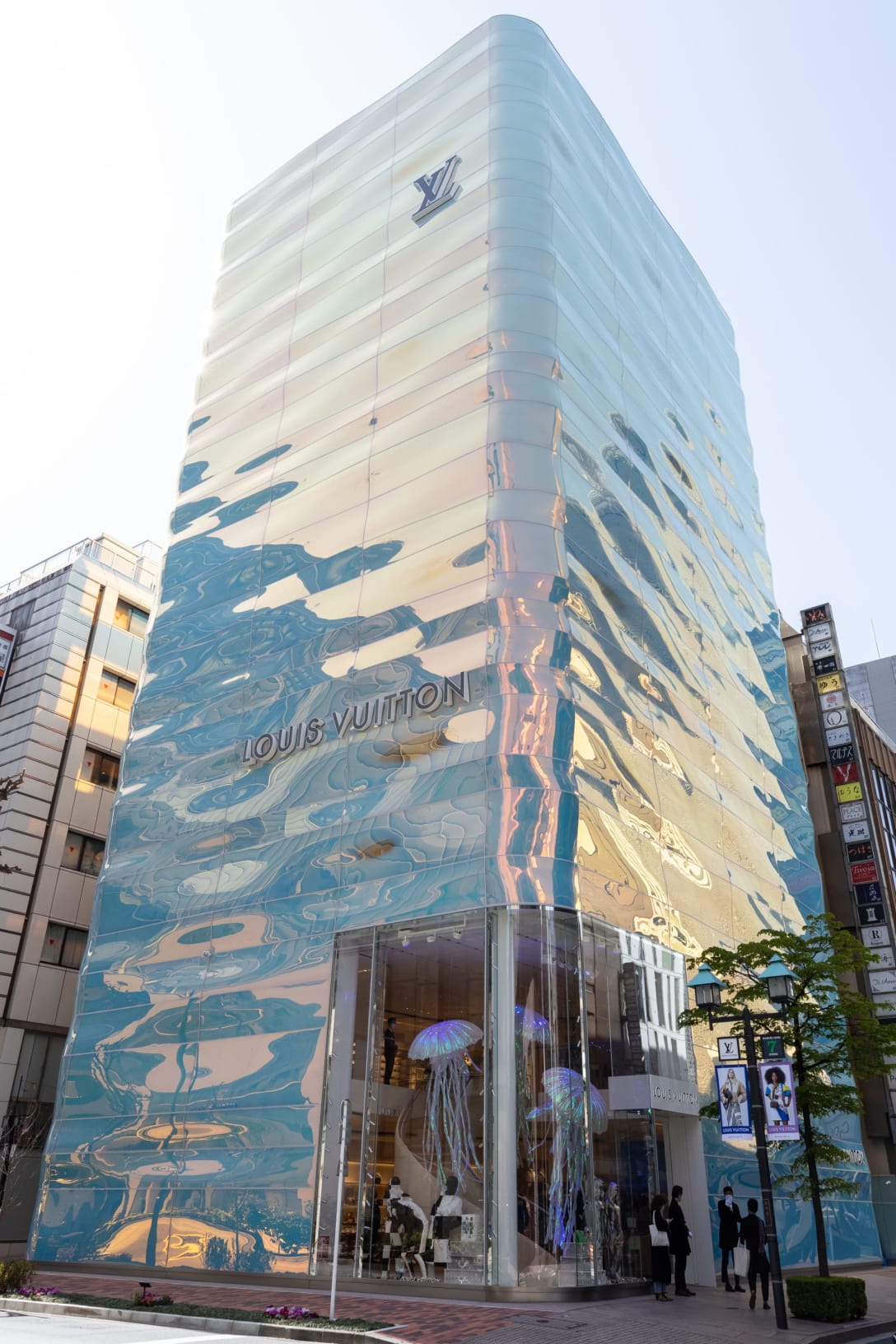 ルイ・ヴィトン 銀座並木通り店 Image by FASHIONSNAP.COM