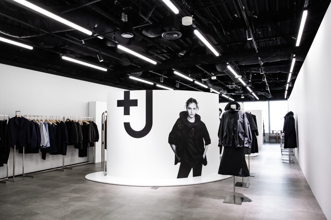 「+J」2021年春夏コレクションのショールーム Image by FASHIONSNAP.COM