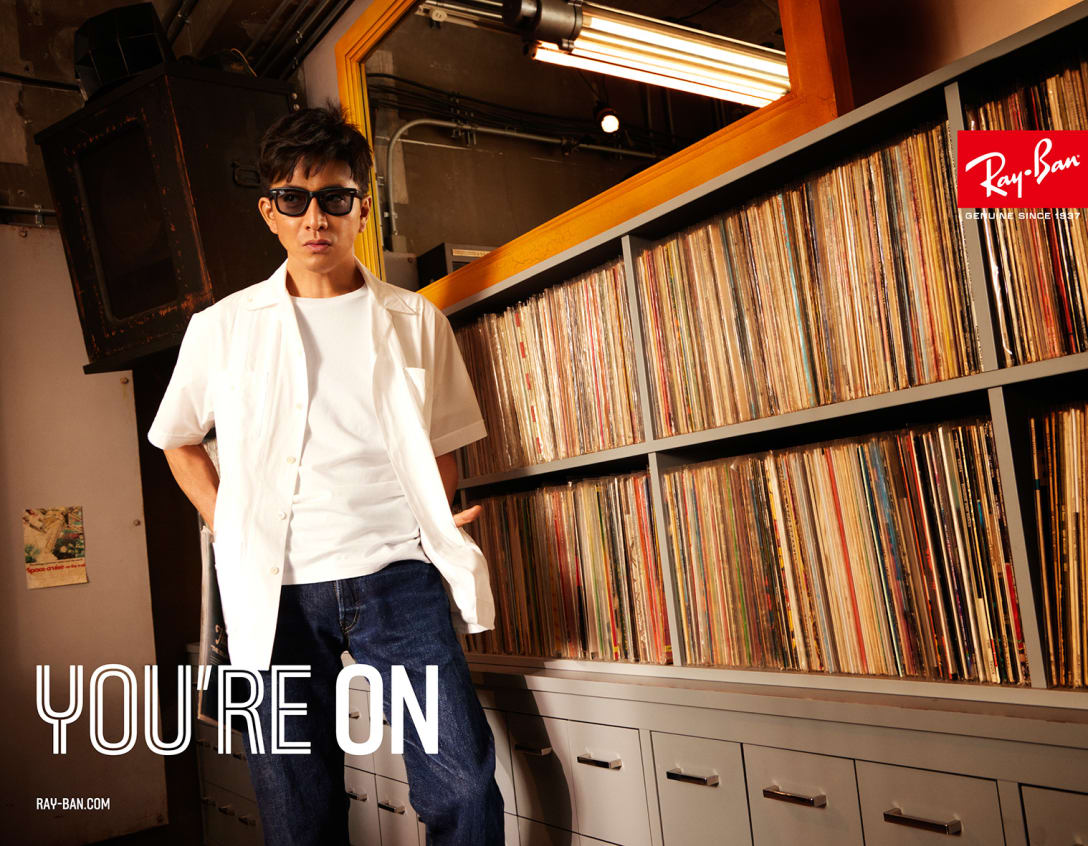 カプセルコレクションのコラボモデルを着用した木村拓哉 Image by Ray-Ban