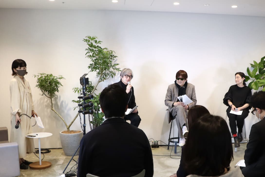 (写真左から:株式会社パルコ ワーキングスペース事業部部長・松井睦氏、株式会社パルコ常務執行役・泉水隆氏、 IDEE創始者(現・流石創造集団株式会社 代表)・黒崎輝男氏、MIRAI-INSTITUTE株式会社 現代表・小柴美保氏)