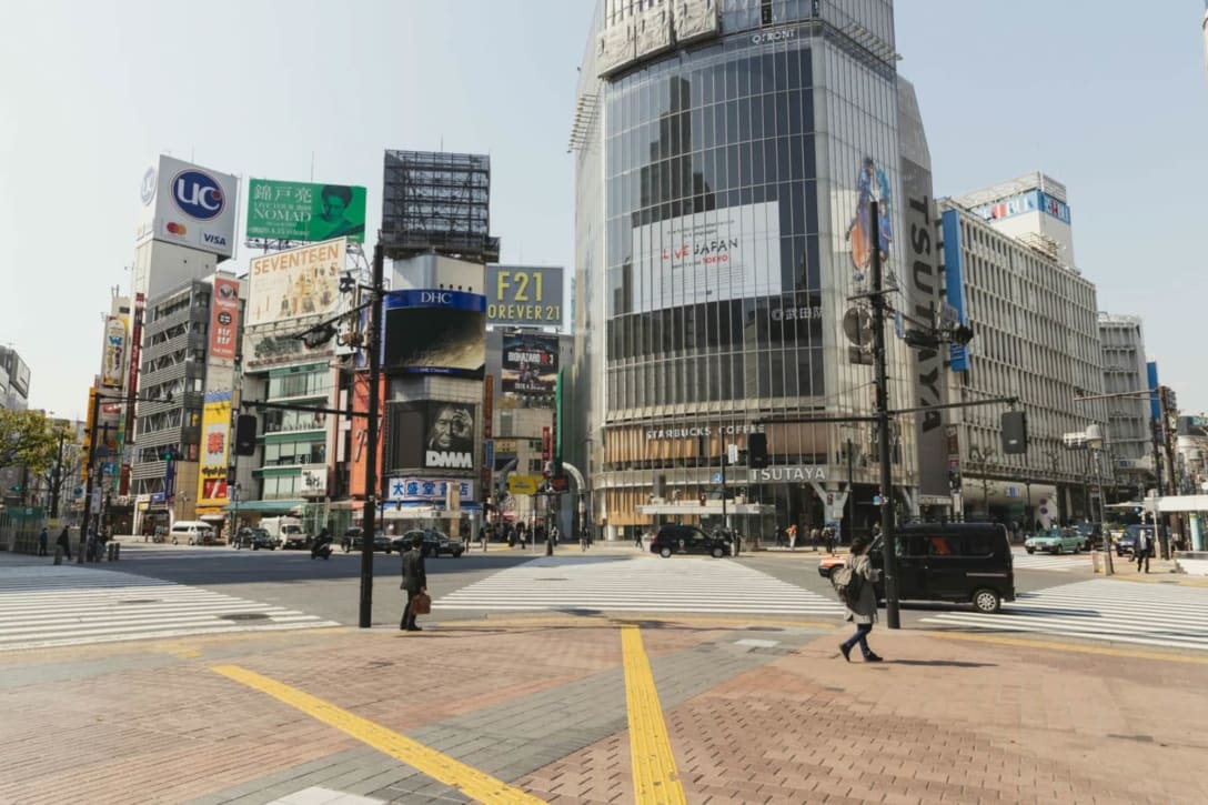 2020年4月8日の渋谷スクランブル交差点の様 Image by FASHIONSNAP