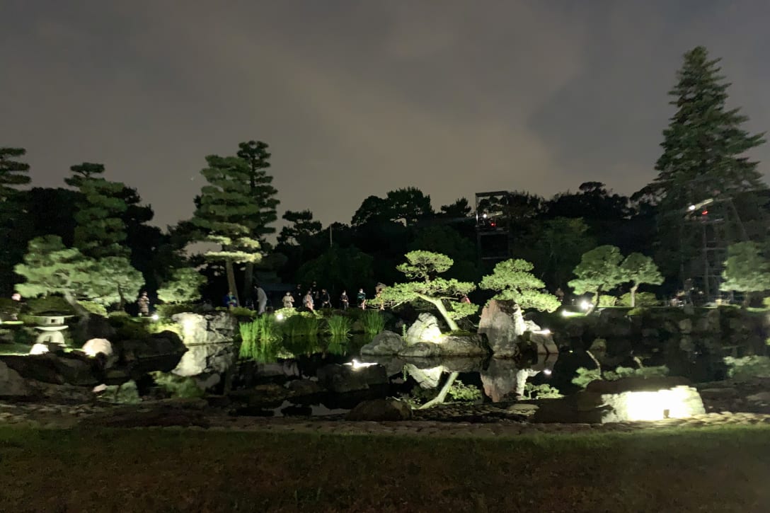 ショー会場となった清流園 Image by FASHIONSNAP