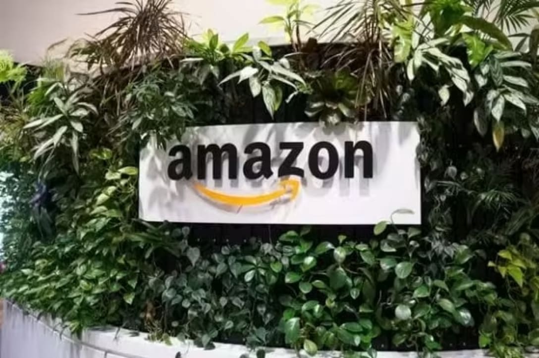 アマゾン ロゴ画像 Image by FASHIONSNAP