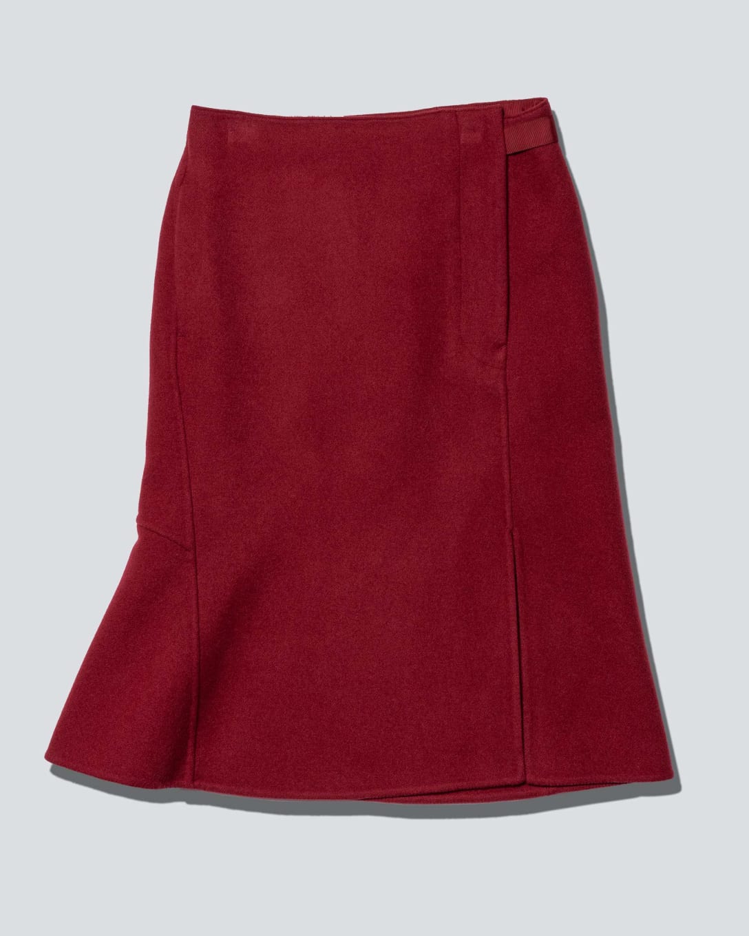 ダブルフェイススカート セットアップ可能(レッド、7990円) Image by FASHIONSNAP