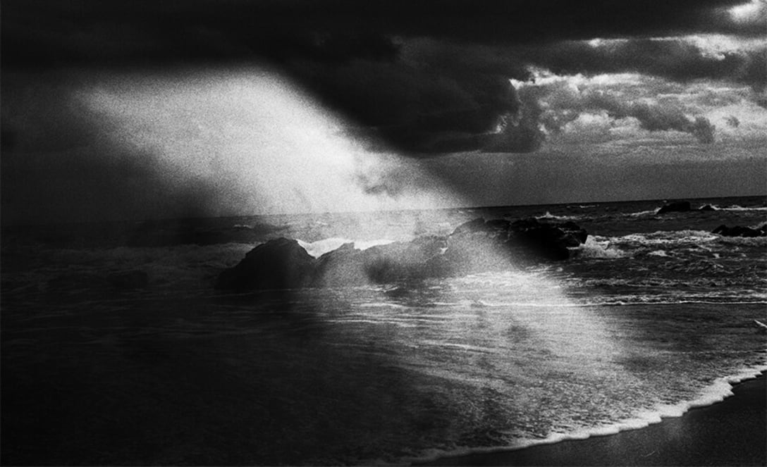 吉田志穂〈砂の下の鯨〉より 2016年 ©Yoshida Shiho, courtesy of Yumiko Chiba Associates