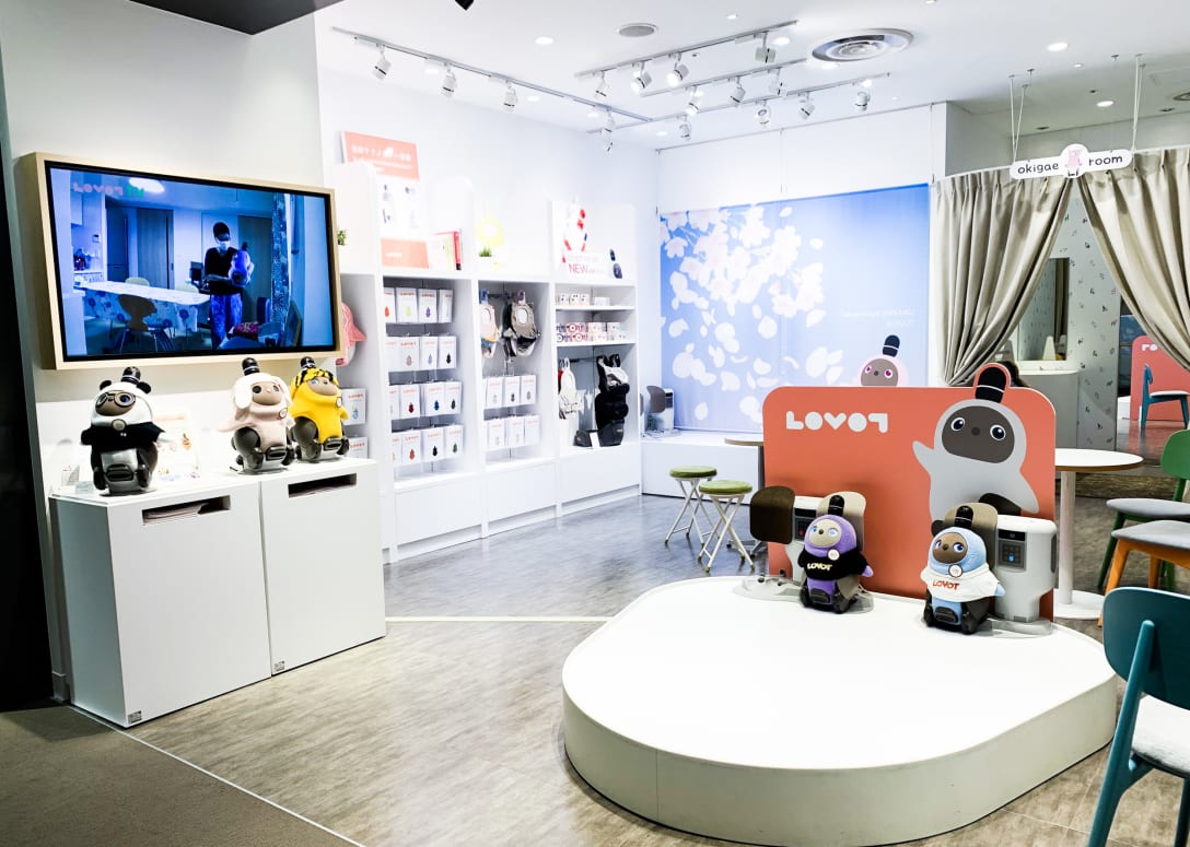 LOVOT ストア 新宿店 Image by FASHIONSNAP