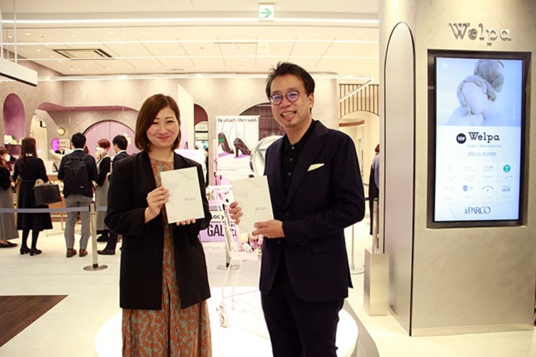 （写真左から）SOMPOホールディングス株式会社の野添真由美さん、ウェルネス事業部　森田幸介部長。