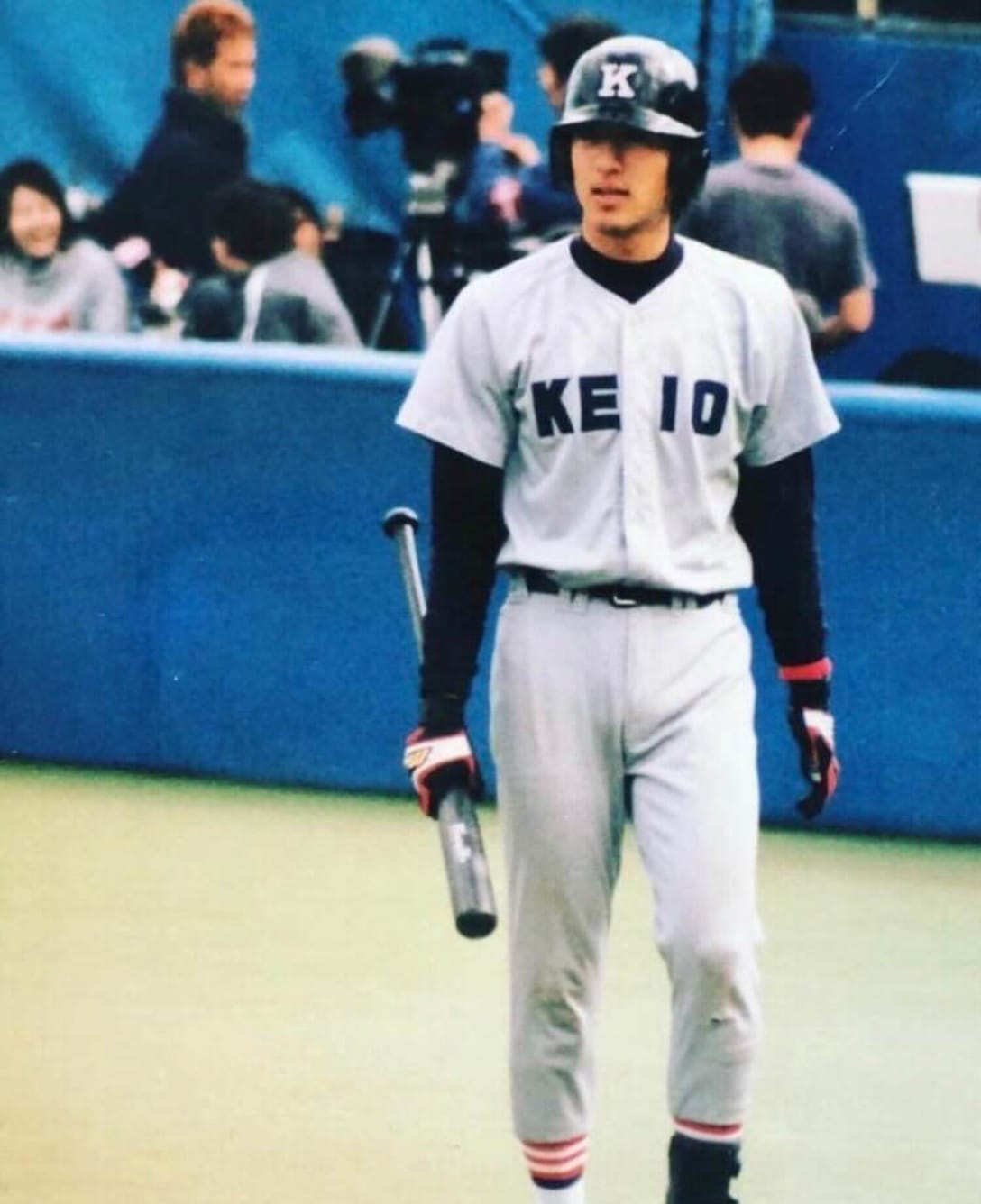 大学時代に体育会野球部に所属し、東京六大学野球でプレー、強打者として活躍した