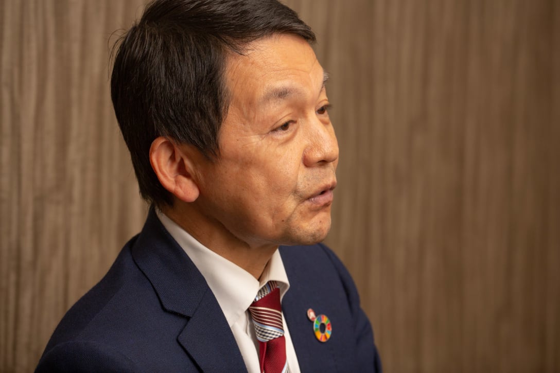 インタビューに応じる近藤社長 Image by FASHIONSNAP