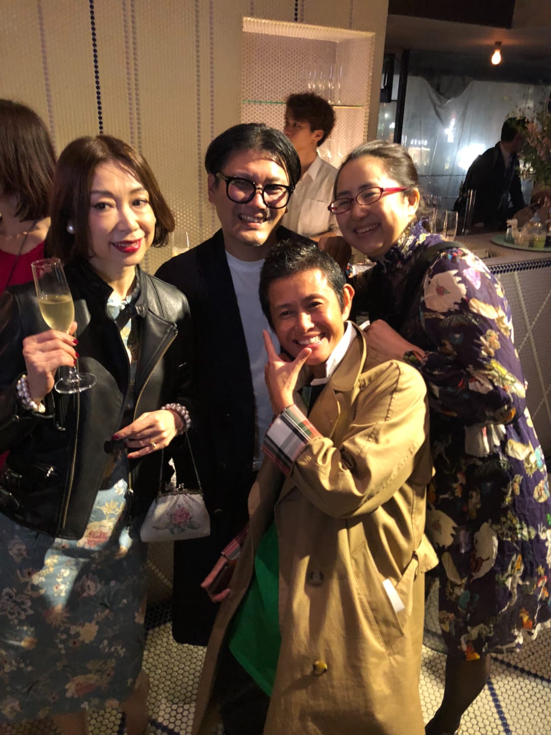 そのショーの時に撮影した記念写真は、敬太さん、GOLD FINGERのCHIGAちゃん、野宮真貴さんと一緒に。私が着ているのも敬太さんのワンピースです。