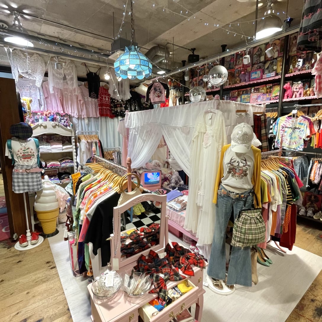 Image by WEGO