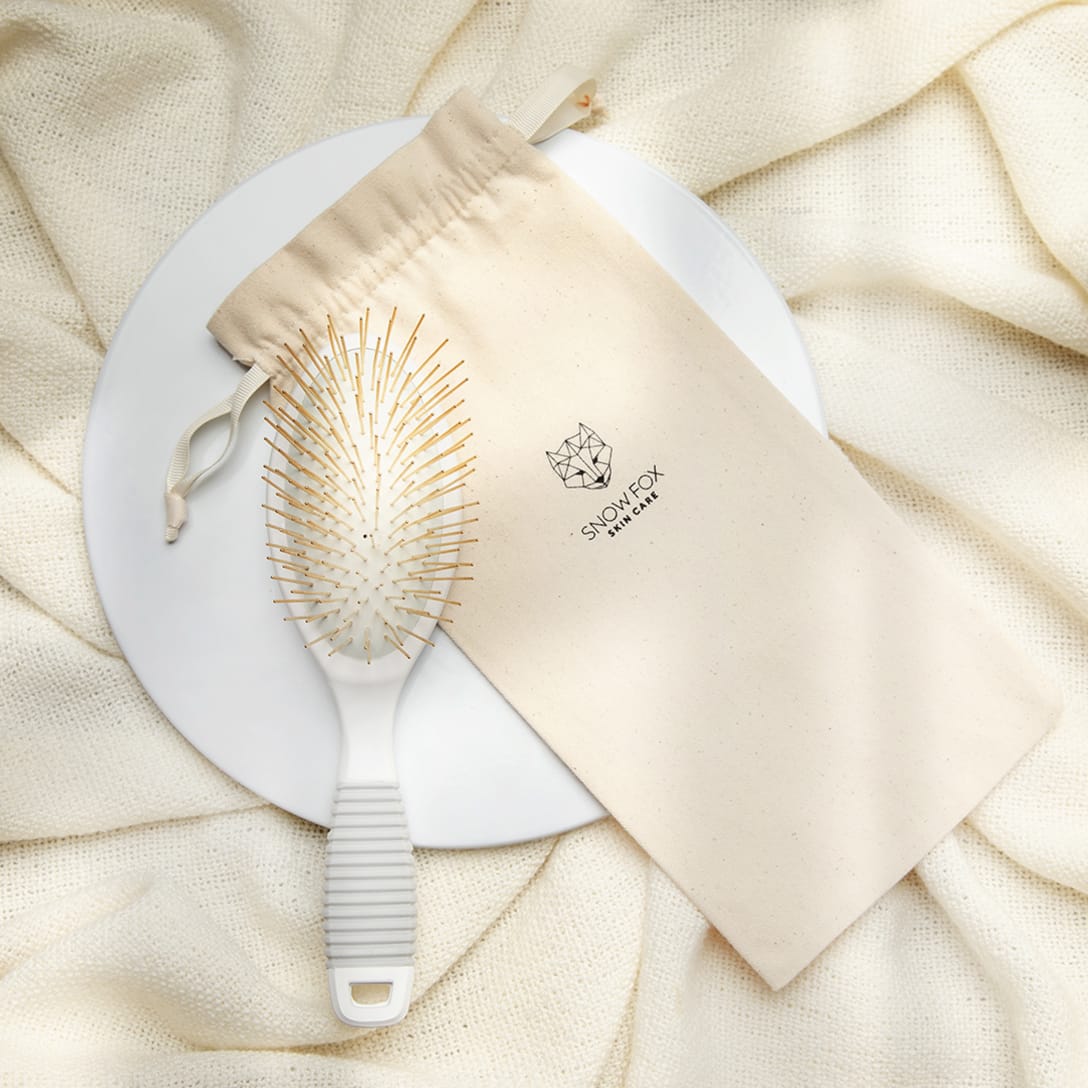 プレミアム スカルプ カッサ ヘアブラシ Image by Snow Fox Skincare