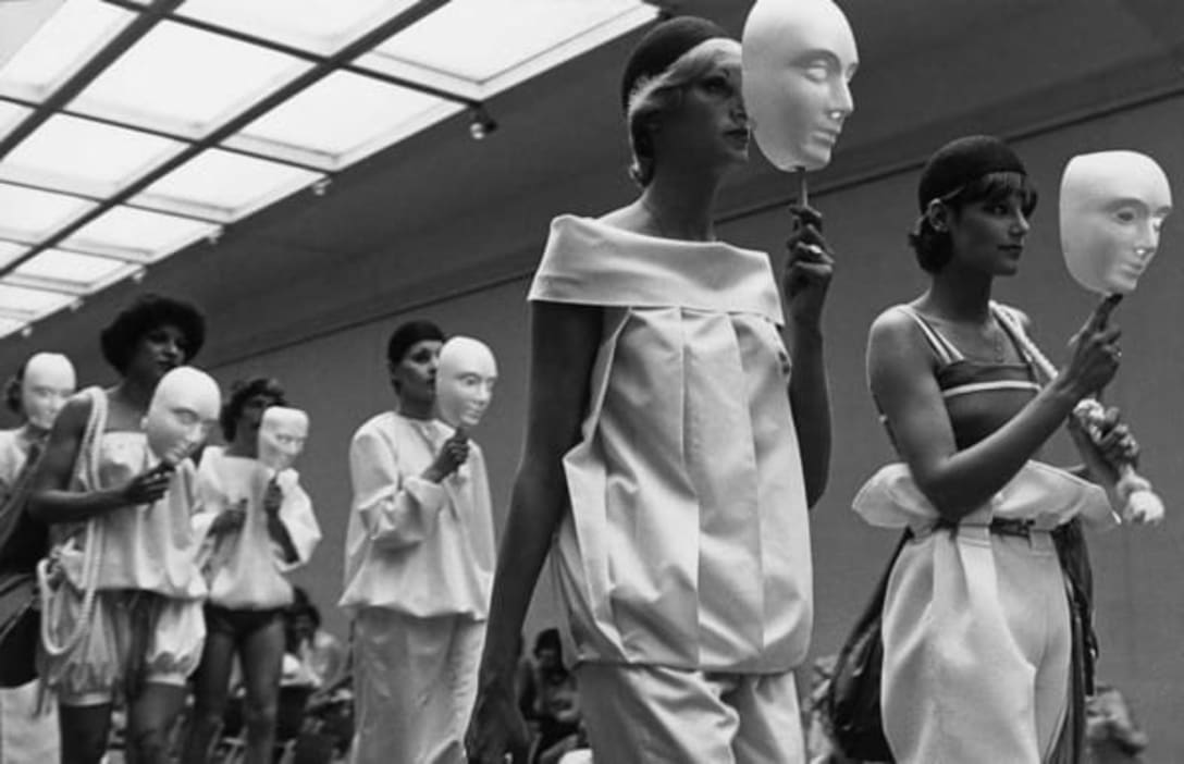 アントワープ王立美術アカデミーのファッションショー、1980年代 / Antwerp Academy, fashion show in the Long Room, 1980s / photographer unknown Image by 東京オペラシティ