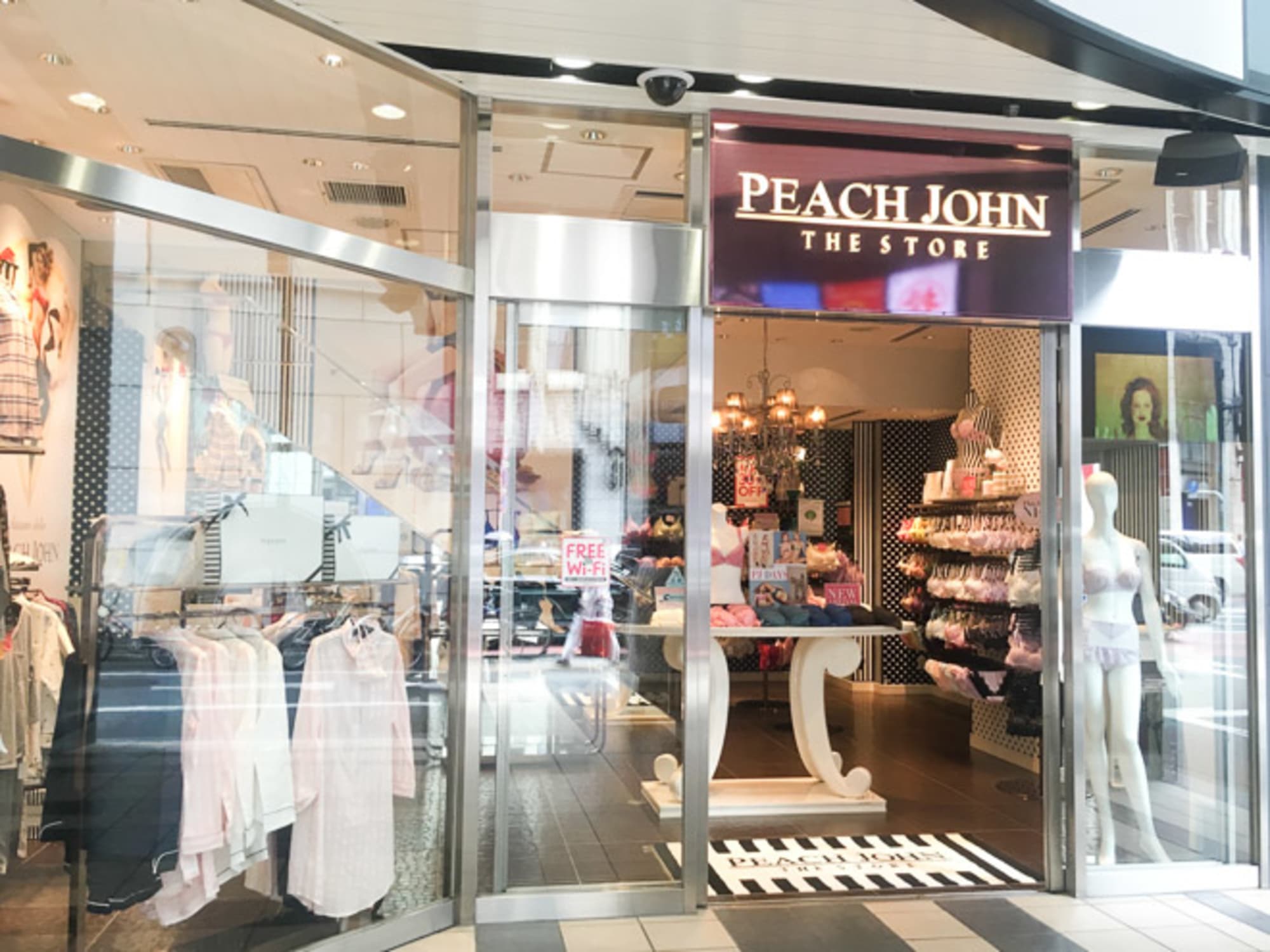 客の動線を分析 ピーチ ジョンが店舗デジタル化を推進