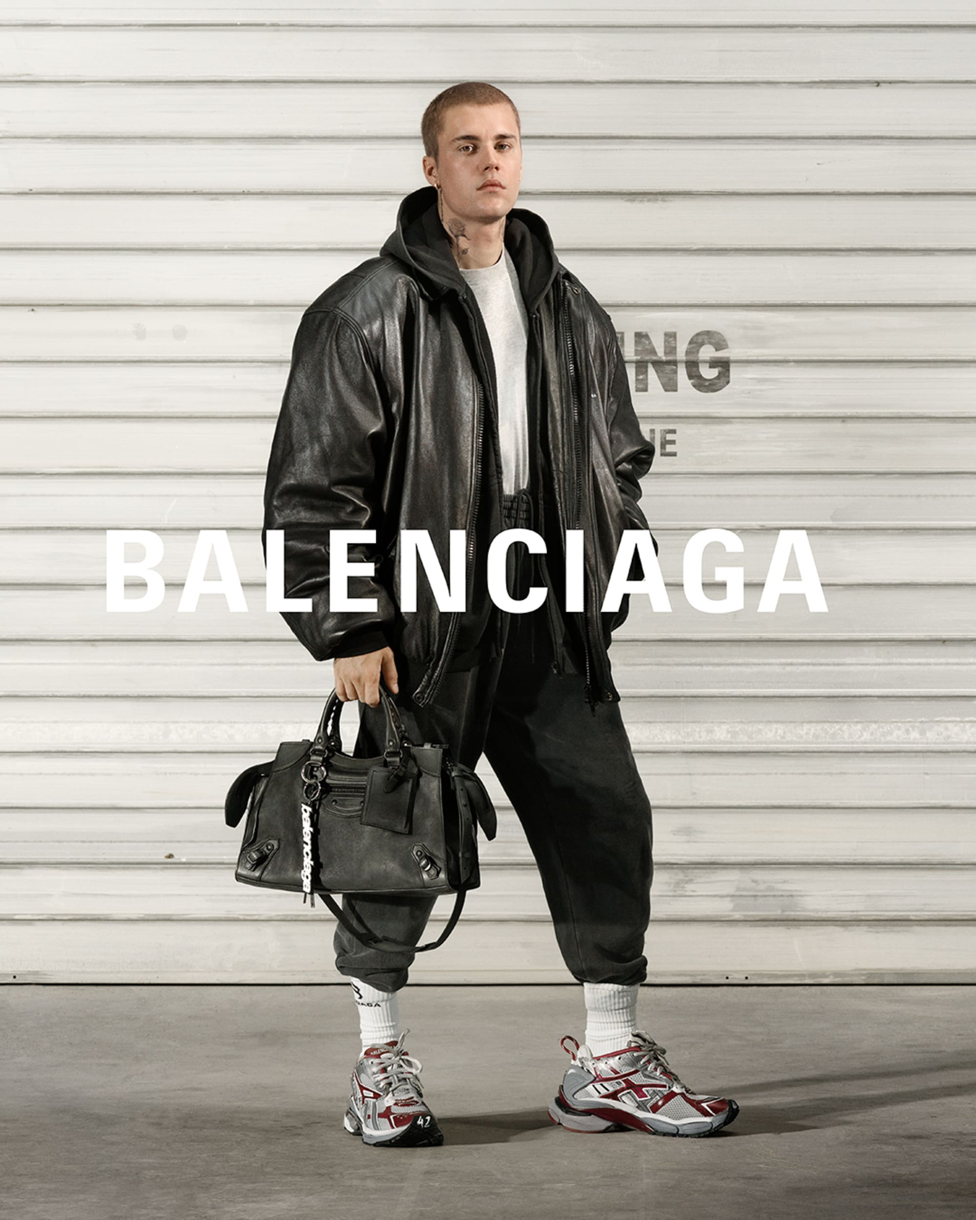 バレンシアガ」ジャスティン・ビーバーらを起用したポートレート公開、新作スニーカーを着用