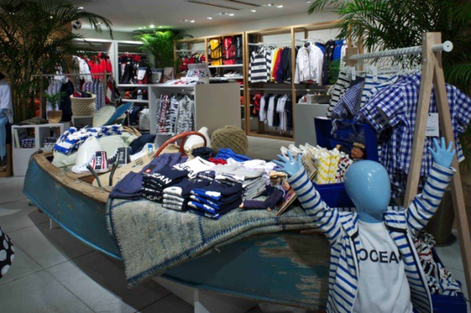ヘリーハンセン 日本初の旗艦店を原宿にオープン