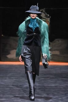GUCCI & Ai Tominaga Presents チャリティファッションショー 2011-12AWコレクション 画像1/34