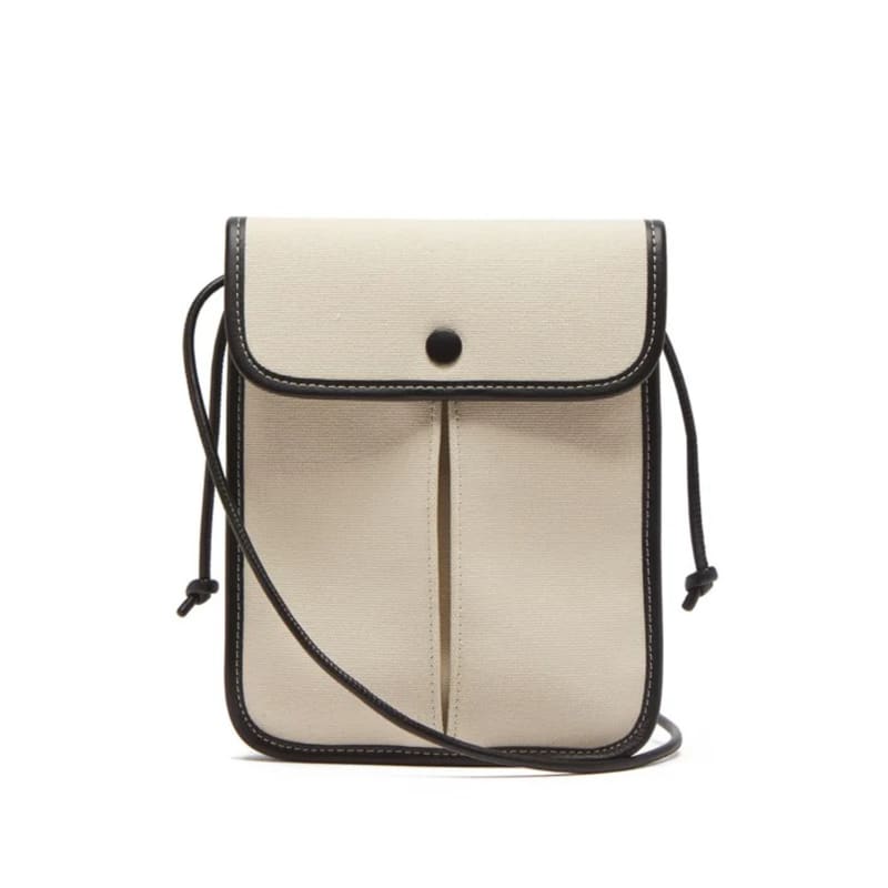テラ キャンバス&レザー クロスボディバッグ 概寸 H22.2×W18×D3cm ¥41742(関税・消費税込)