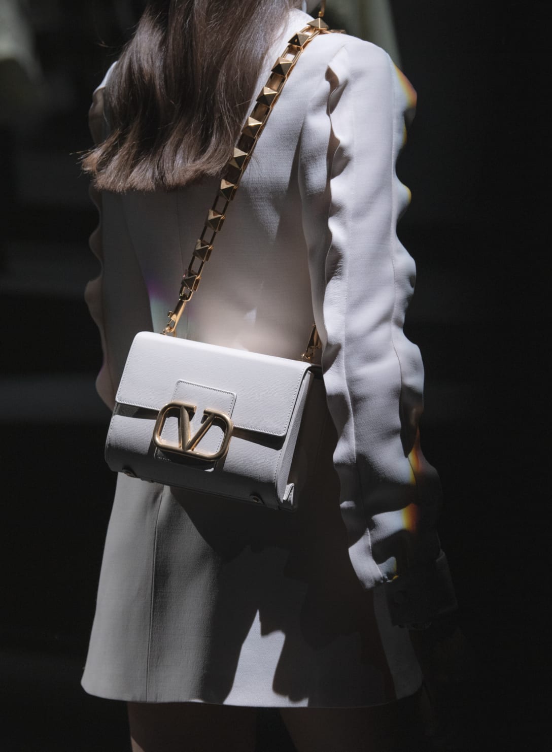 スタッズサイン(税込42万200円) Image by VALENTINO