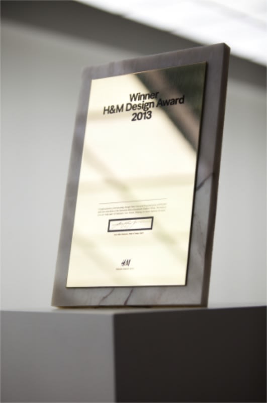 H&M Design Award 2013の盾 Image by H&M