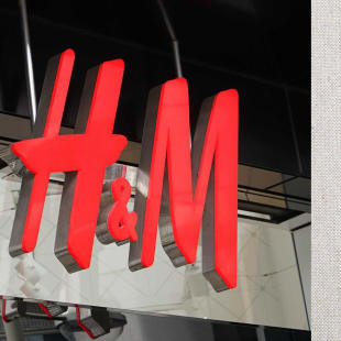 H&M ZARA ロゴ