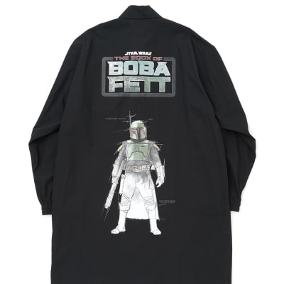 スター・ウォーズのキャラクター「ボバ・フェット」がプリントされた黒のコート